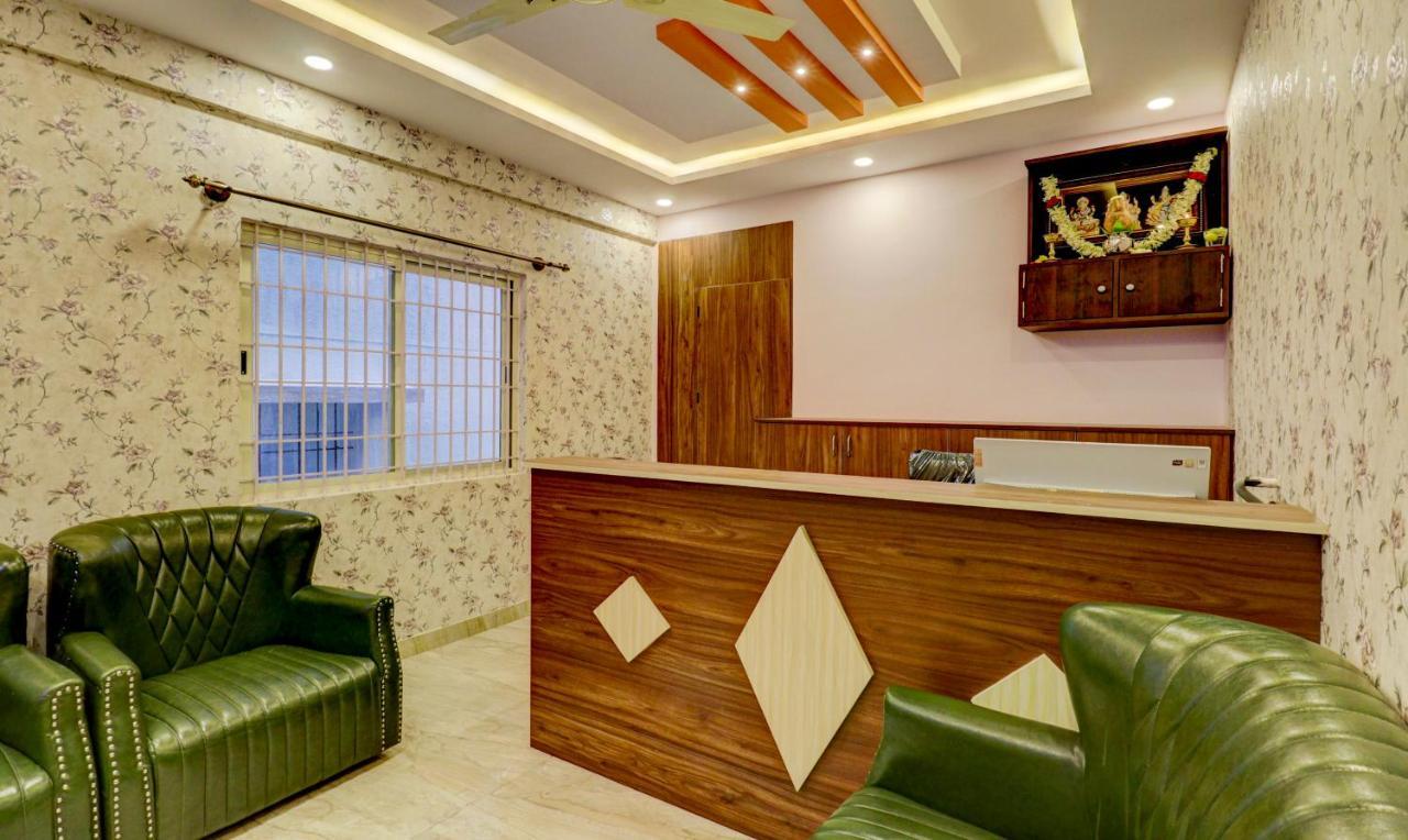 Treebo Three Street Inn Bangalore Exterior foto